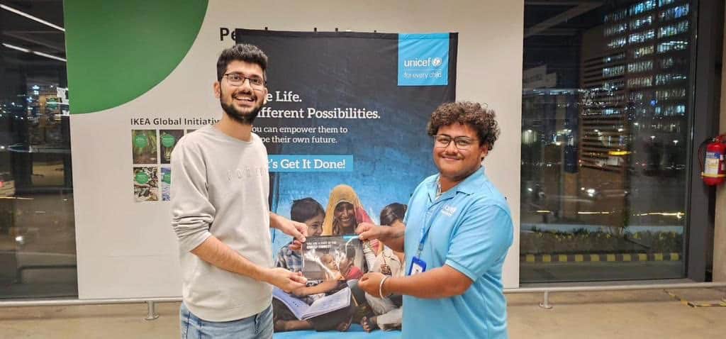 IKEA Hyderabad, Dec23. UNICEF facer Shroen Deshmukh chats to a new donor.
