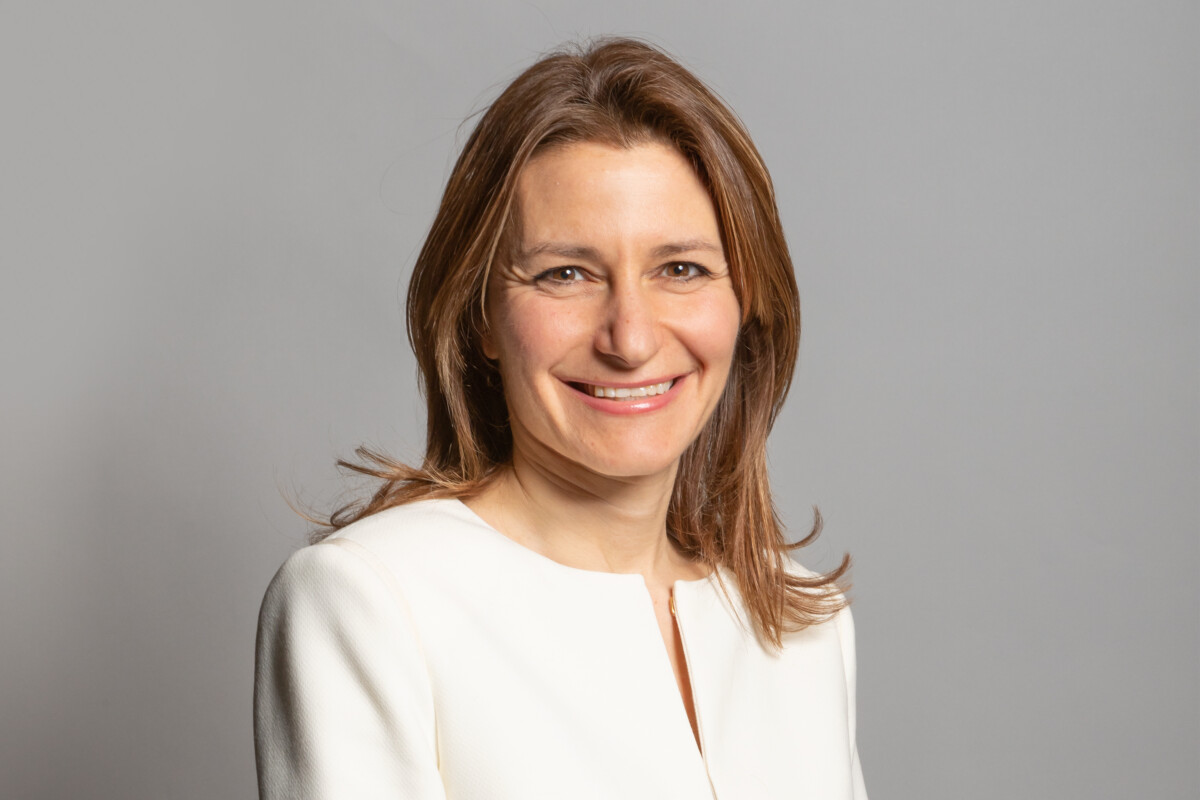 Lucy Frazer official portrait