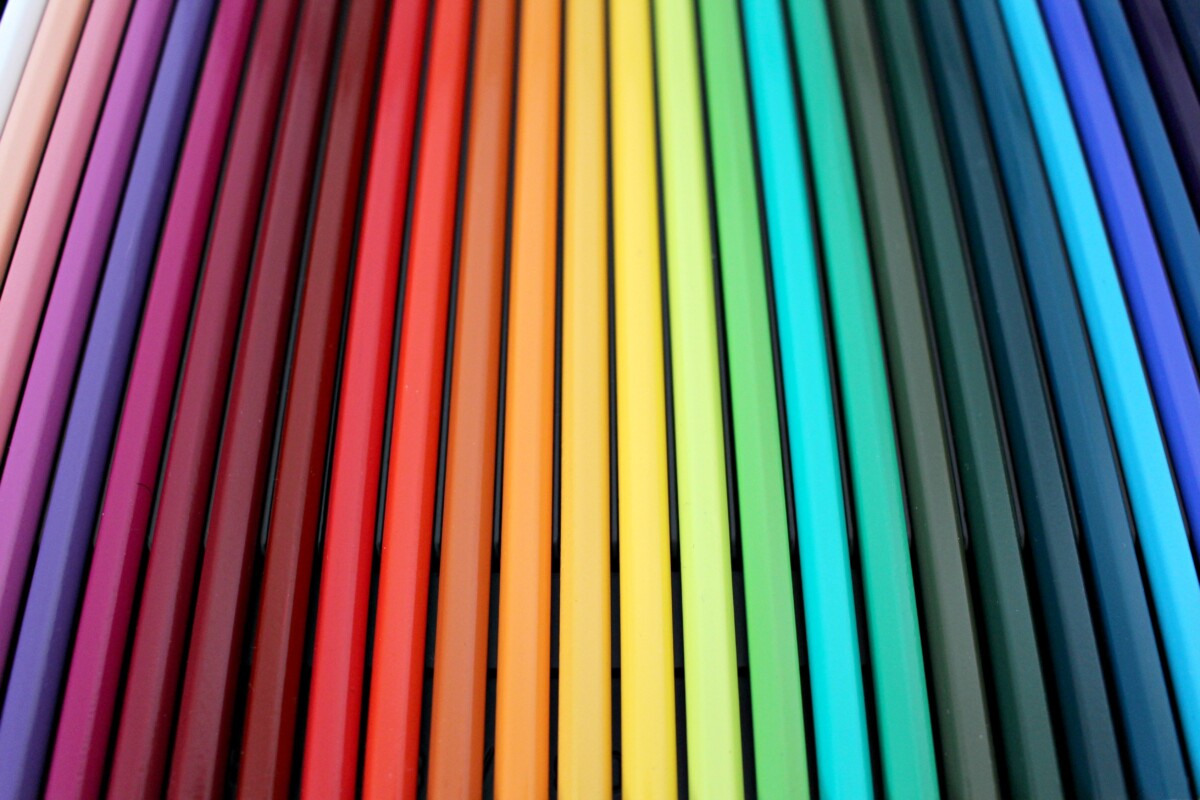 Rainbow coloured pencils - photo: Pexels and Pixabay