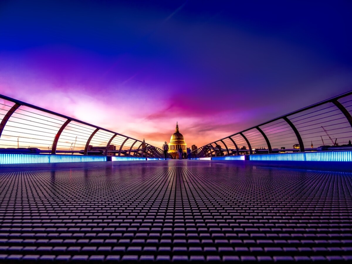 London's Millennium bridge - Pexels.com